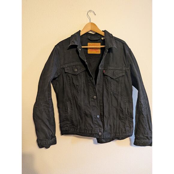 Black Levi's denim jacket with patch size medium 100% cotton - Picture 2 of 9